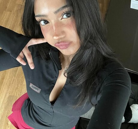 imanimalikaa adult model img