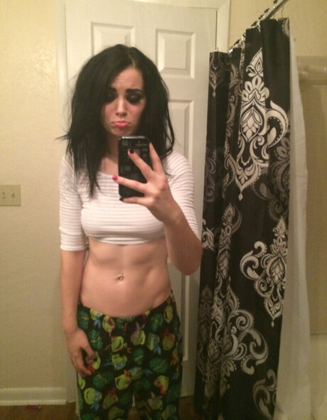 Saraya Jade Bevis exclusive pornstar gallery