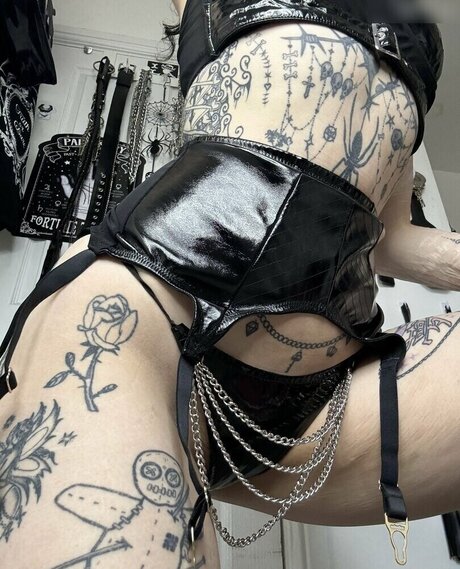 chl0lunaa pretty pornstar pictures