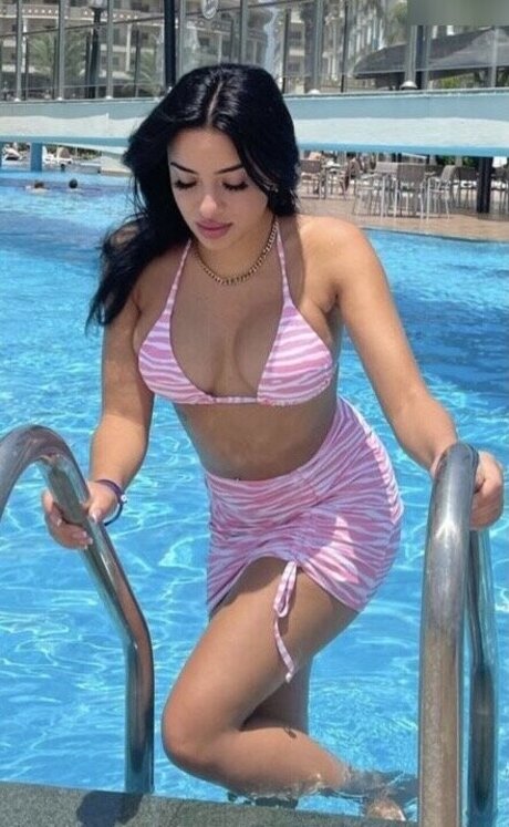 Leyla Lahouar model naked picture