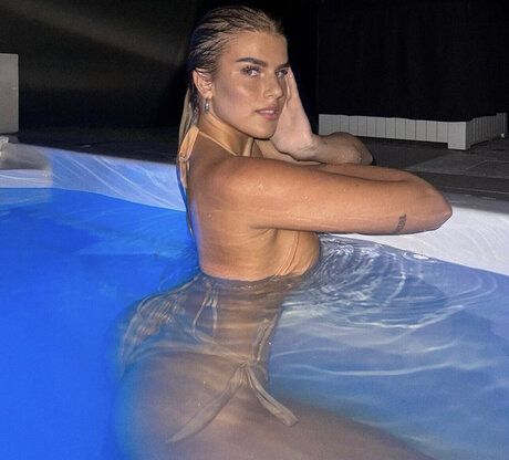 asian girlfriend onlyfans hd picture