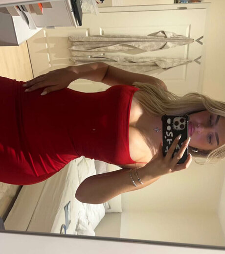 Sophie Schnur hot model picture