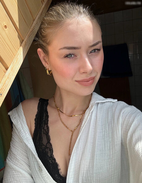 Marie Denise Schwarz xxx actress gallery