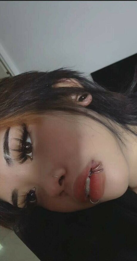 zems3lling nudes model pics