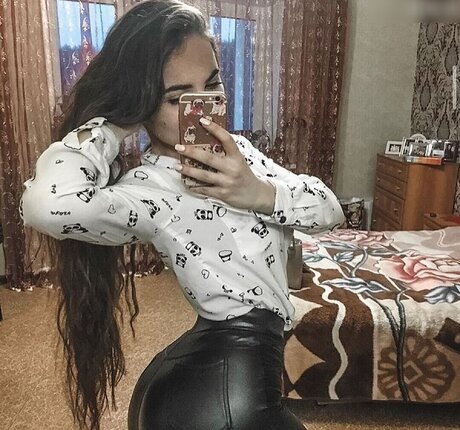 milf glasses onlyfans art nude gallery