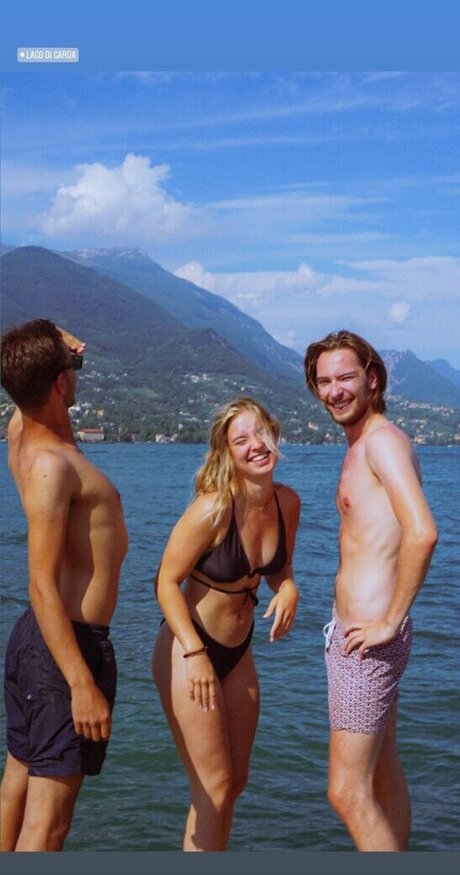 vicky2203 star erotic img