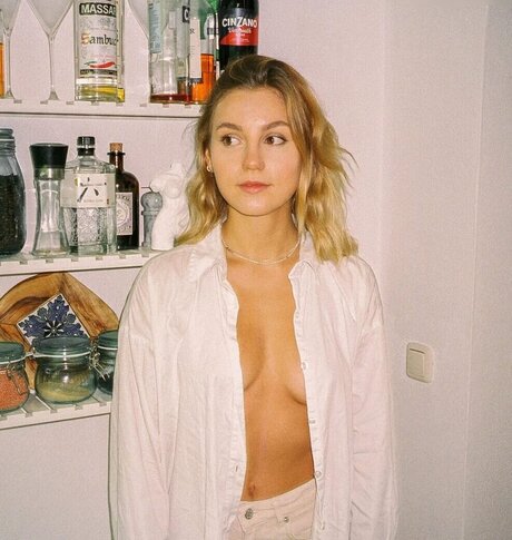 vicky2203 star adult pics