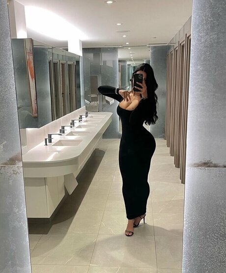 Kiana Dufour sex actress gallery