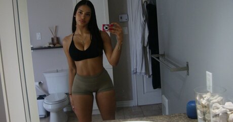 Kiana Dufour naked actress pics