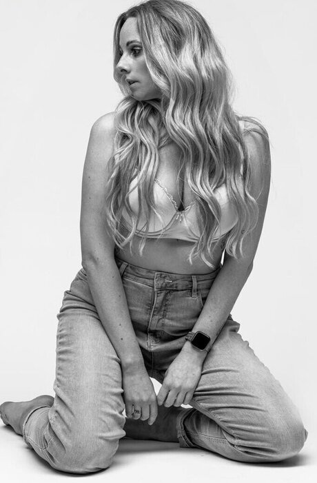 Jacqueline Sparrow star art photos