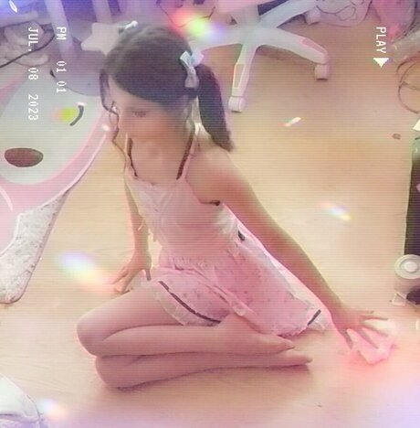 Ariel Harris naked model picture