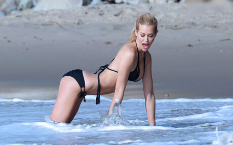 Kennedy Summers pretty star images