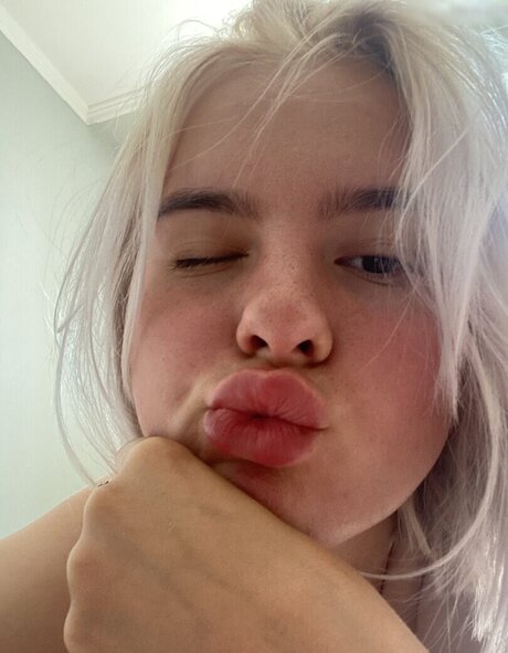 Mira David hot model images