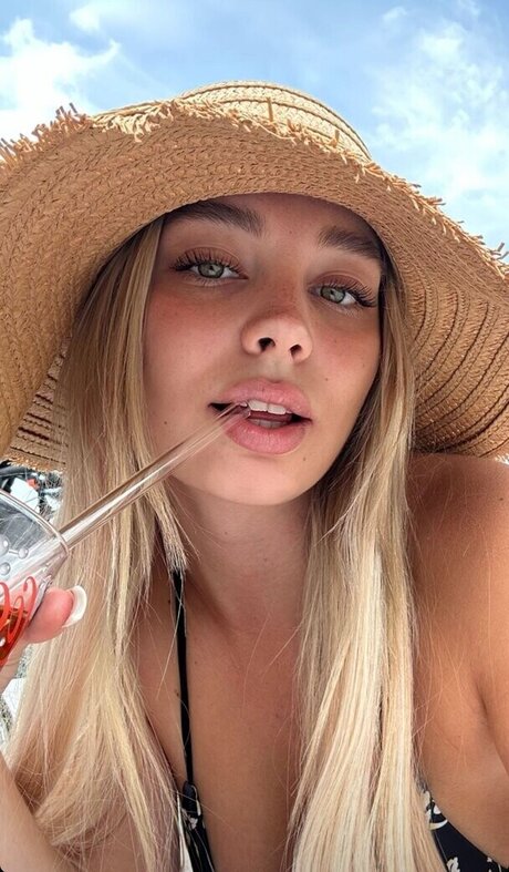 neverbaby 26 model art gallery