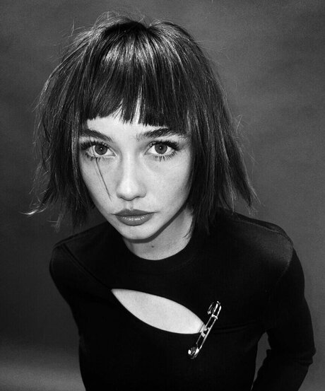 Sydney Chandler star photo