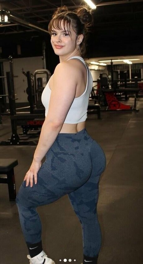 constant growth_ beautiful model pic