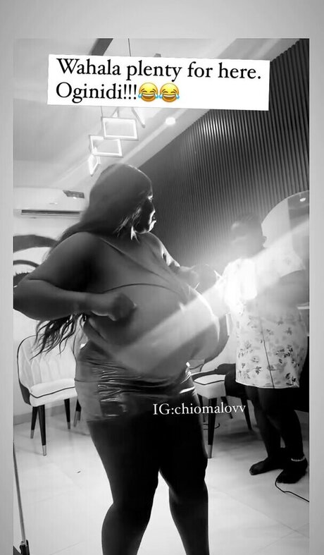 Busty Vivian model naked galleries