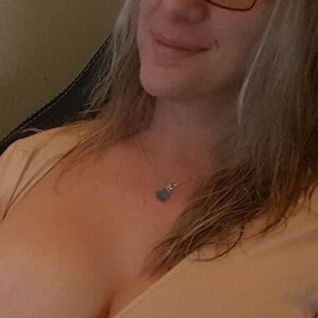 Hwmilf pretty pornstar photos