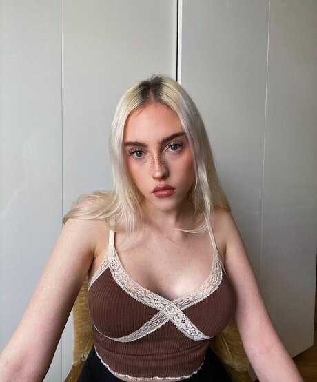 ayyetay sexy model pics