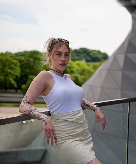 ayyetay naked star galleries