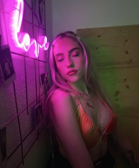 ayyetay pornographic actress pics