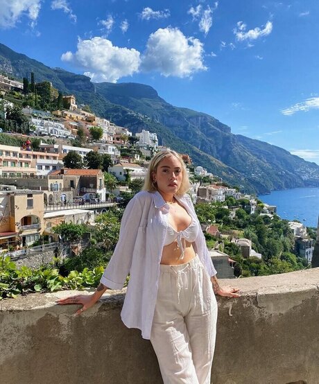 ayyetay adult star pics