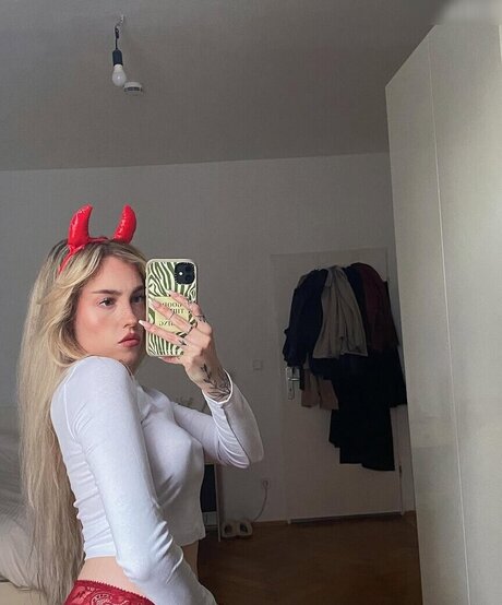 ayyetay star top image