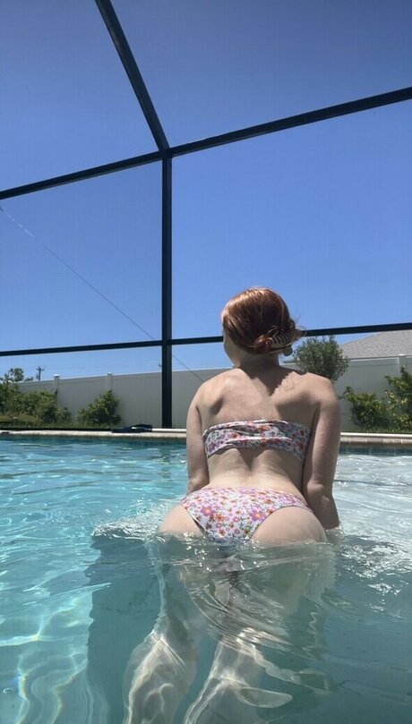 busty mom onlyfans free nude picture