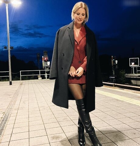 hippie onlyfans art nude image