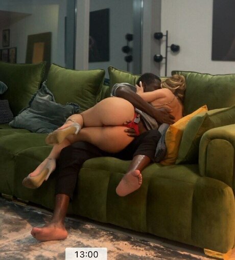 Laranosk Laranovskvip model sexy pictures