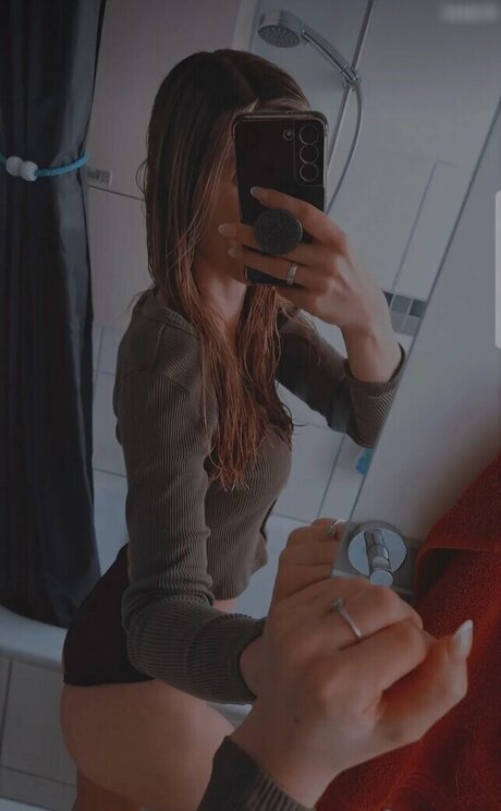 ass spread onlyfans top images