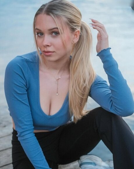 petite slut onlyfans art xxx photos