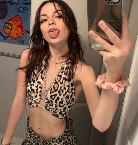 Zion Diamond nice model pictures