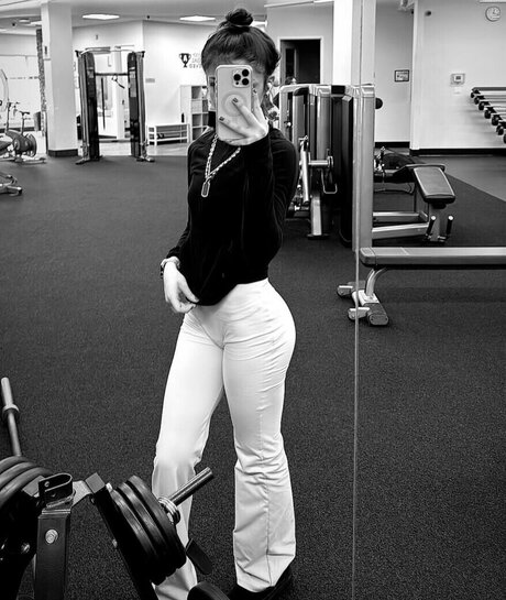 Zion Diamond nude model archive