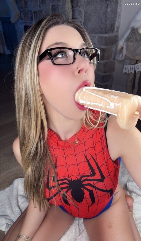 Dessyyc Dessy model picture