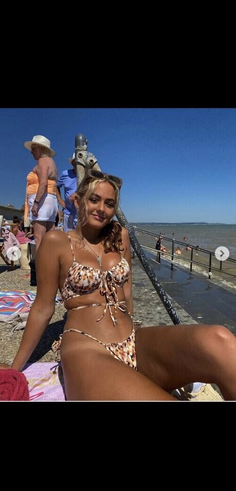 danielleelou pornstar beautiful img