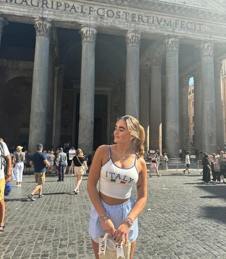 danielleelou sexy model pics