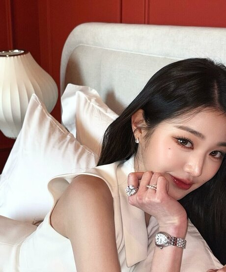 Jang Won young model sexy pic