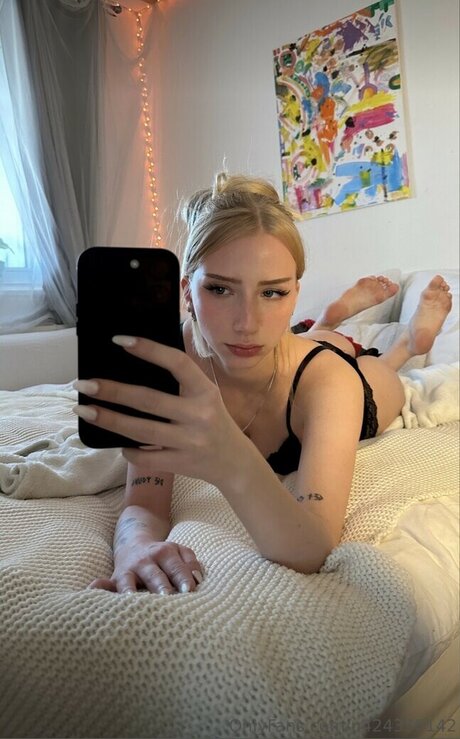 charlottteeee pornstar perfect pics