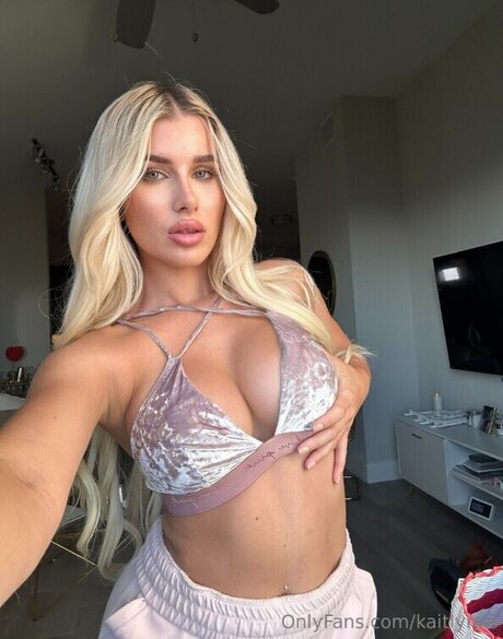 Kaitlyn Rose pornstar naked images