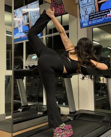 Wavy Brin model porn photos