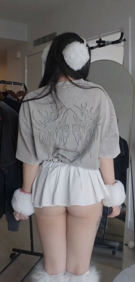 Wavy Brin model sexy galleries