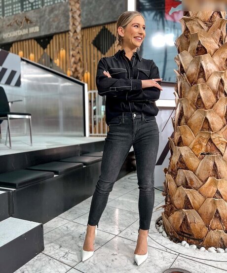 Jana Wosnitza model art images