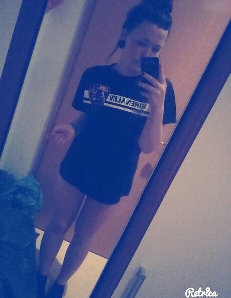 small pussy onlyfans pornographic picture