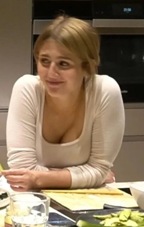 busty mom onlyfans sex galleries