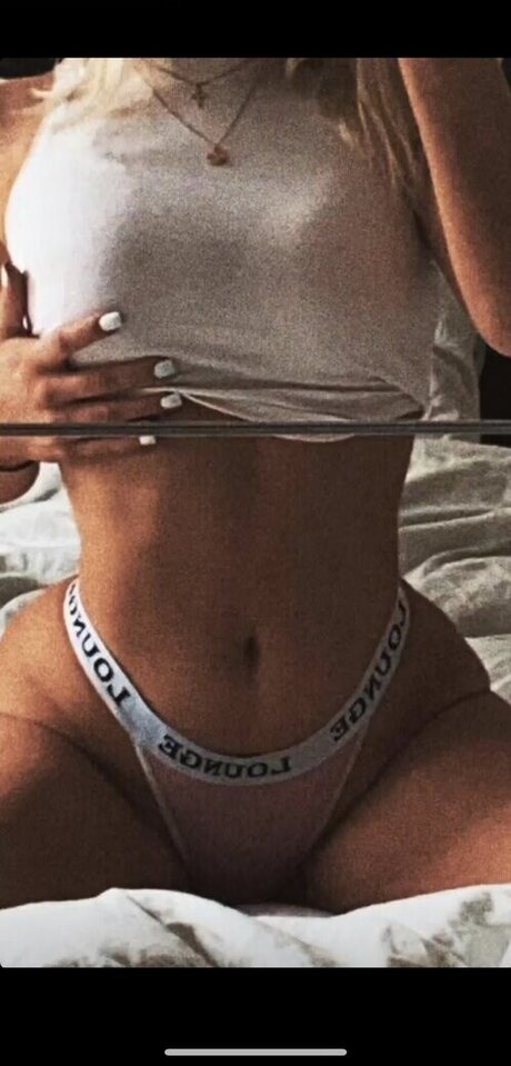 Elaine Victoria model hot photo