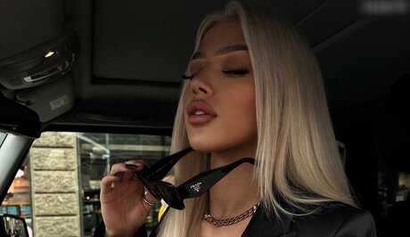 Elaine Victoria pretty actress image