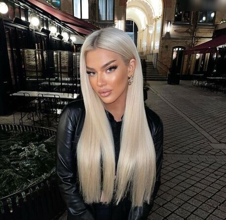 Elaine Victoria top pornstar photo