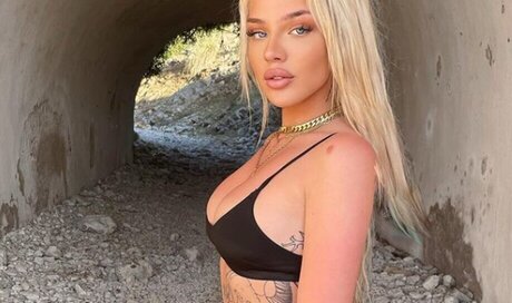 Elaine Victoria adult actress gallery