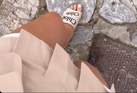 Elaine Victoria sexy model pic